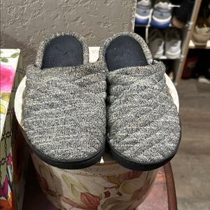 Isotoner Gray Women's Slippers
